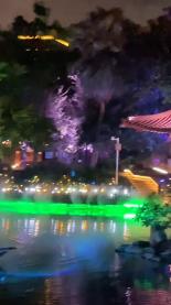 历史上使用过方天画戟的2人，一个青史留名，另一个却遗臭万年
